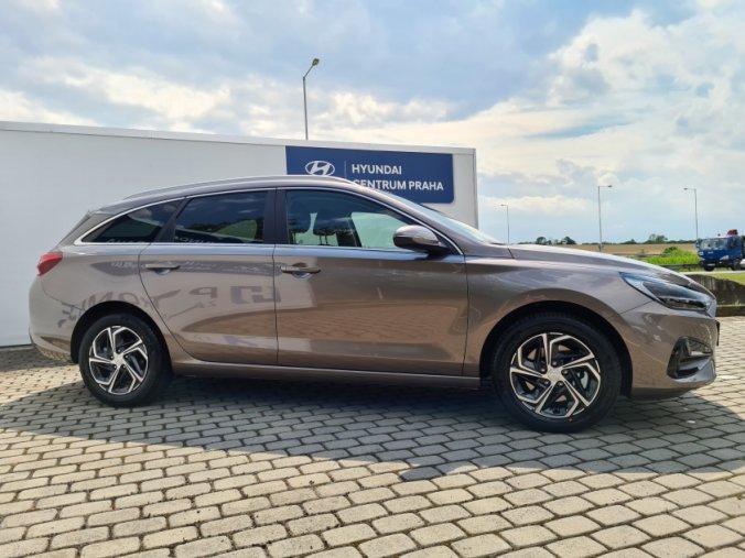 Hyundai i30, 1,5i 81 kW MT, barva bronzová