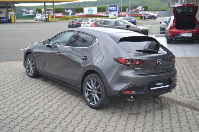 Mazda 3, Skyactiv G122, barva šedá