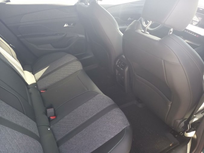 Peugeot 408, Peugeot 408 ALLURE Hybrid 145 e-DCS6, barva modrá