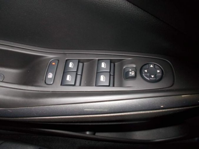 Opel Grandland X, Ultimate F 1.6 XHT S/S (133kW/, barva modrá