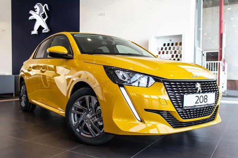 Peugeot 208, 1.2 PureTech 100 S&S MAN6 ACT, barva žlutá