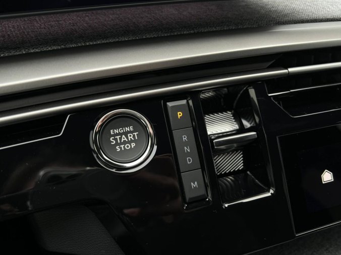 Peugeot 3008, Peugeot 3008 ALLURE Hybrid e-DCS6 1,2, barva bílá