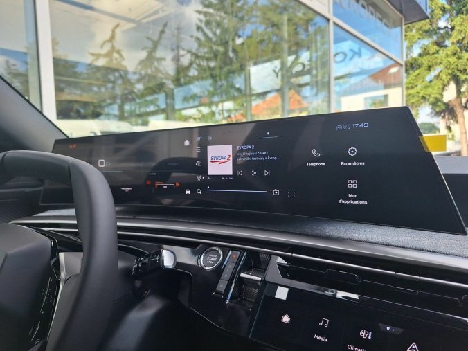 Peugeot 3008, Peugeot 3008 ALLURE Hybrid 136 e-DCS6, barva šedá