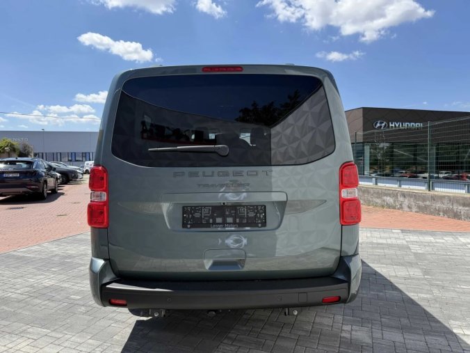 Peugeot Traveller, Peugeot Traveller Active L3 (Long) 2.2 BlueHDi 180 AT, barva zelená