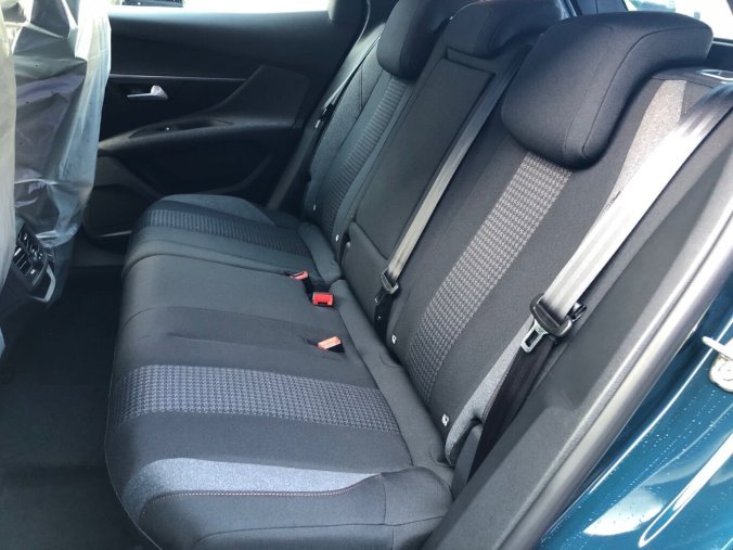 Peugeot 3008, ACTIVE PACK 1.2 PureTech MAN6 - 2408, barva modrá