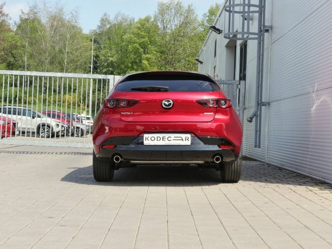 Mazda 3, 2,0 Skyactiv-G 122k/90kW MAN, barva červená