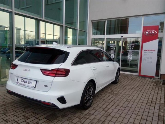 Kia Ceed, SW 1,5 T-GDi TOP 17 BUD MY23, barva bílá