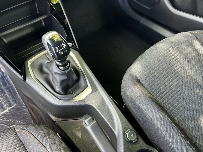 Peugeot 2008, Peugeot 2008 STYLE PureTech 100 MAN6, barva bílá