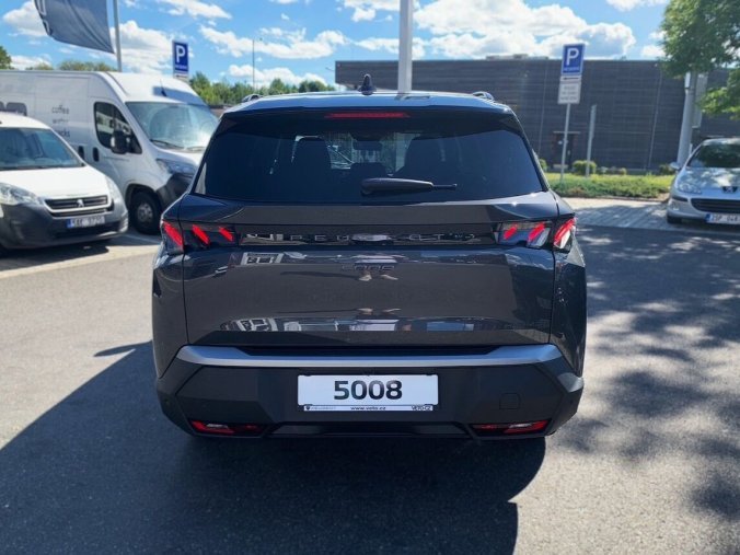 Peugeot 5008, Peugeot 5008 GT Hybrid 145 e-DCS6, barva šedá