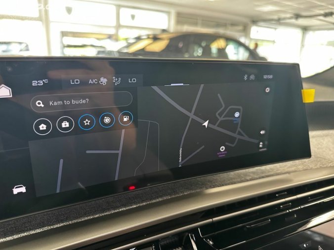 Peugeot 3008, Peugeot 3008 ALLURE Hybrid 145 e-DCS6, barva modrá
