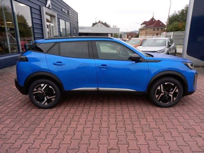 Peugeot 2008, Peugeot 2008 ALLURE 1.2 PureTech 7 let zár., barva modrá