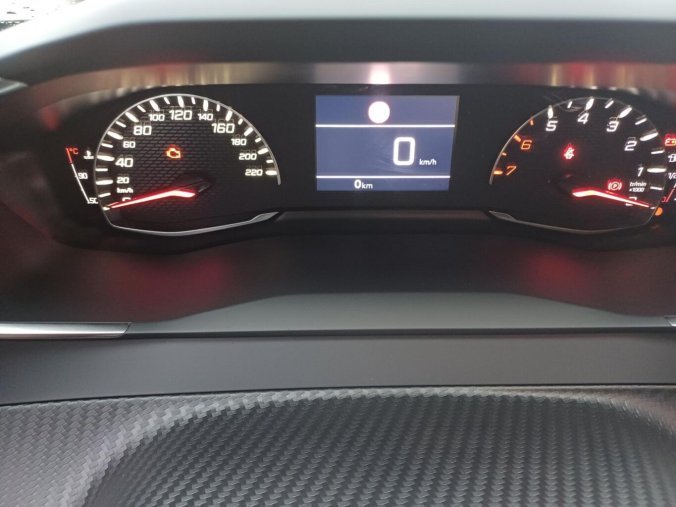 Peugeot 2008, Peugeot 2008 STYLE Hybrid 110 e-DCS6, barva šedá