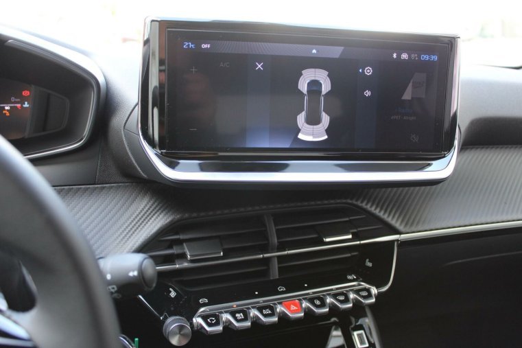 Peugeot 2008, Peugeot 2008 ALLURE Hybrid 145 e-DCS6, barva modrá