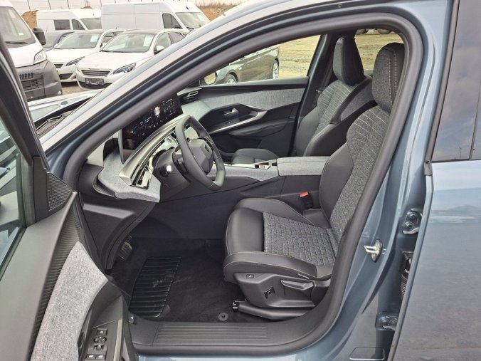 Peugeot 3008, Peugeot 3008 ALLURE Hybrid 145 e-DCS6, barva modrá