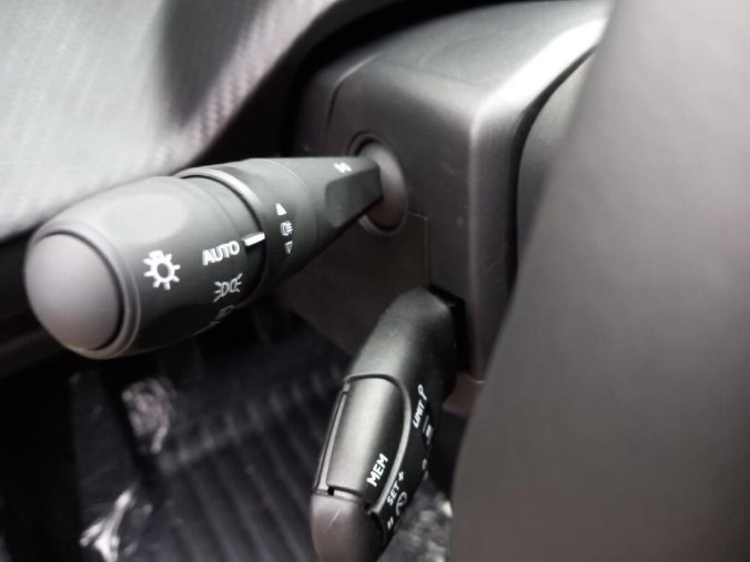 Peugeot 208, Peugeot 208 STYLE Turbo 100 MAN6, barva zelená