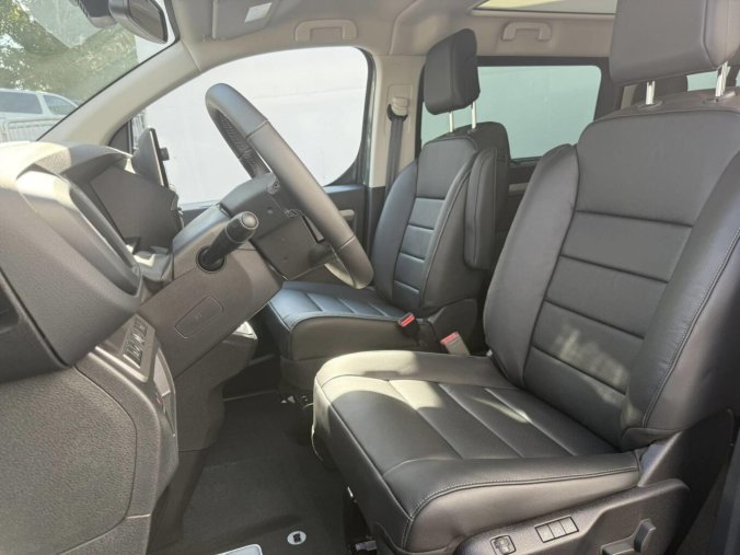 Peugeot Traveller, Peugeot Traveller Allure Long 2.0 BlueHDi S&S EA, barva zelená