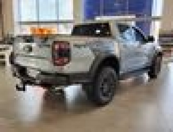 Ford Ranger, 3.0 EcoBoost V6 Twin-Turbo, barva stříbrná