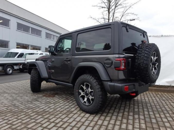 Jeep Wrangler, 2,0T 270 PS Rubicon, barva šedá