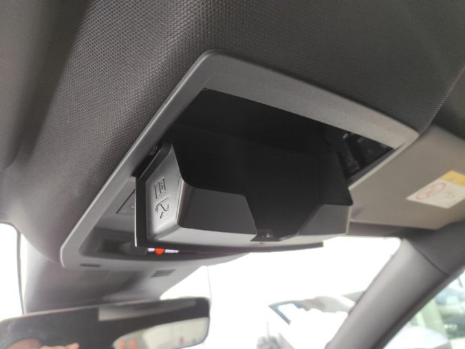 Peugeot 3008, Peugeot 3008 GT 1.2 HY 145k AUT 6, barva modrá