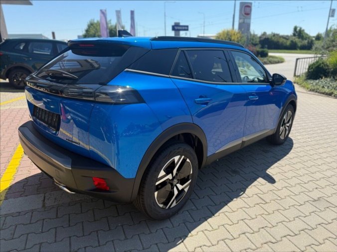 Peugeot 2008, Peugeot 2008 1,2 Hybrid 136 e-DCS6  ALLURE, barva modrá