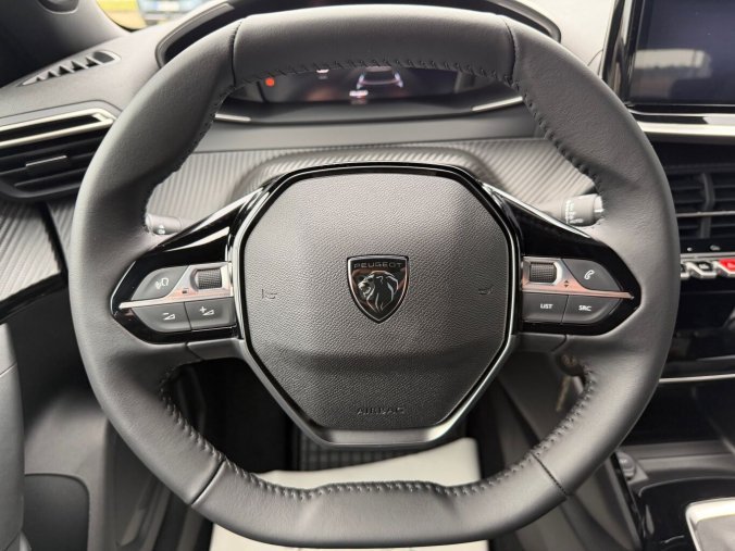 Peugeot 2008, Peugeot 2008 ALLURE PureTech 100k MAN6, barva černá