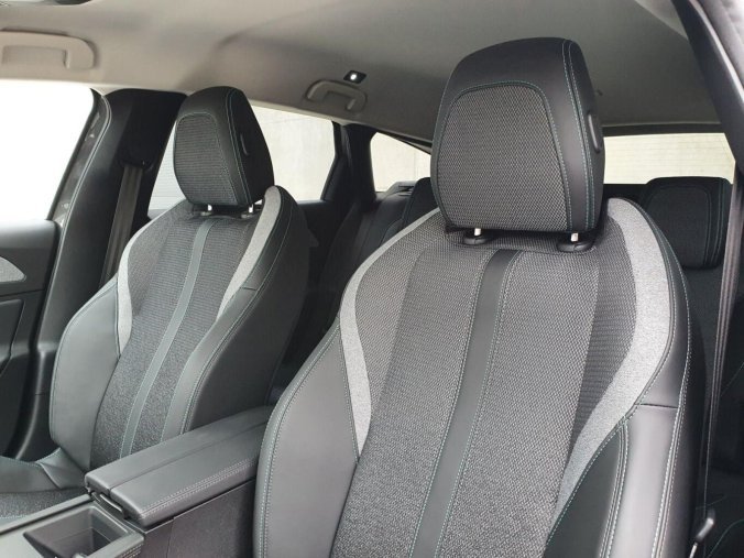 Peugeot 308, Peugeot 308 SW ALLURE Hybrid 145 e-DCS6, barva šedá