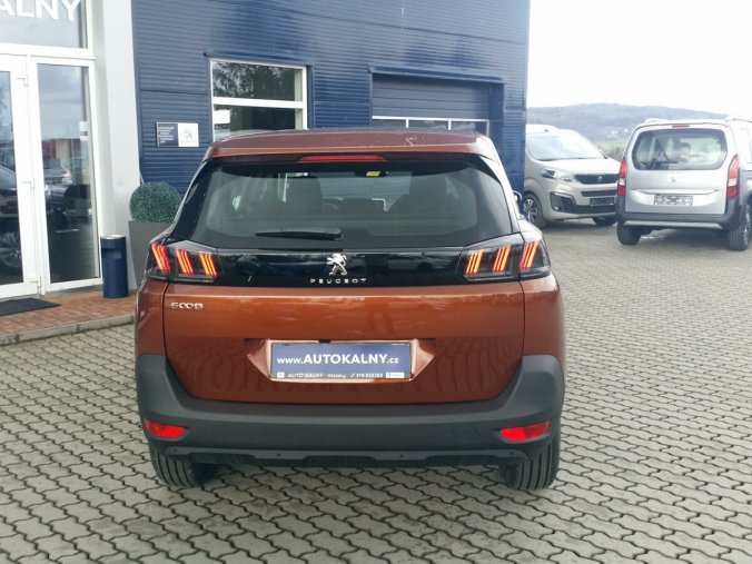 Peugeot 5008, Peugeot 5008 1,2 Active Pack 1,2 PT130k MAN6, barva hnědá