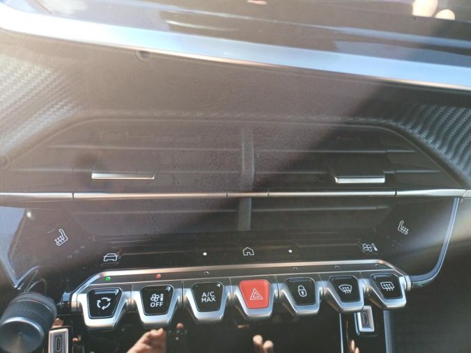 Peugeot 2008, Peugeot 2008 ALLURE 1.2 PureTech 100k Grip, barva modrá