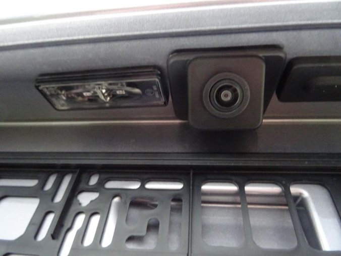 Peugeot 5008, Peugeot 5008 ALLURE BlueHDi 130k EAT8, barva stříbrná