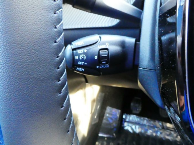 Peugeot 208, Peugeot 208, barva bílá