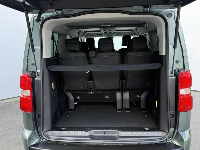 Peugeot Traveller, Peugeot Traveller Allure Long 2.0 BlueHDi S&S EA, barva zelená