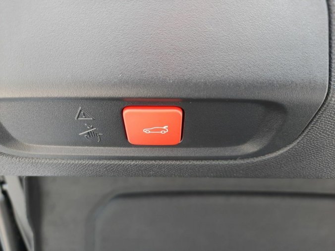 Peugeot 408, Peugeot 408 GT 1,2 PT 130k EAT8, barva šedá