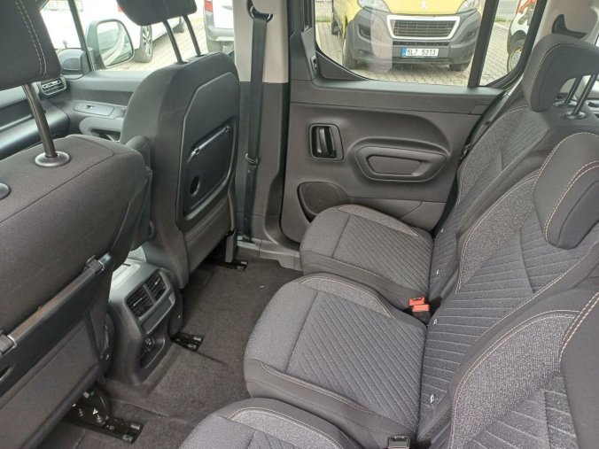 Peugeot Rifter, Peugeot Rifter ALLURE 1.5 BlueHDi 130k, barva zelená