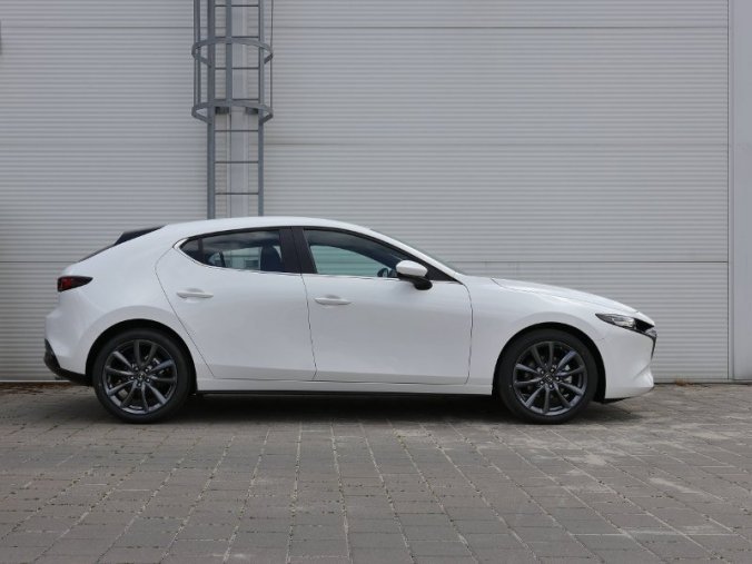 Mazda 3, 2,0 Skyactiv-G 122k/90kW MAN, barva bílá