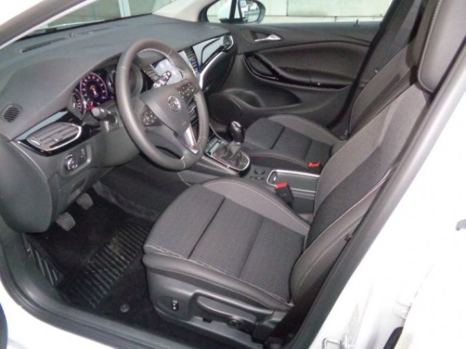 Opel Astra, K Sports Tourer Elegance F 12, barva bílá