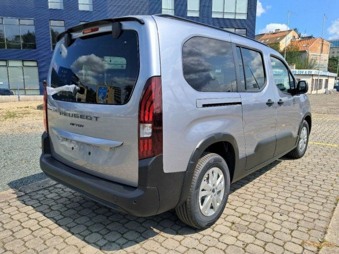 Peugeot Rifter, Peugeot Rifter LONG ALLURE BlueHDi 130 S&, barva šedá