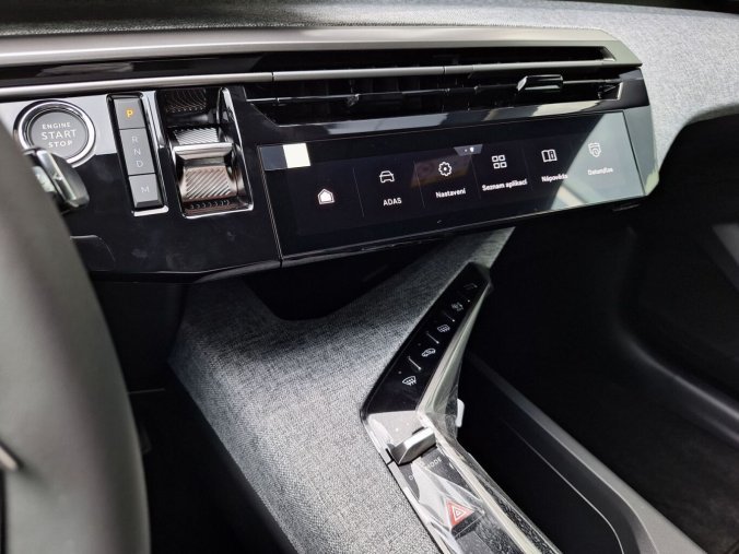 Peugeot 5008, Peugeot 5008 ALLURE Hybrid 145 e-DCS6, barva šedá