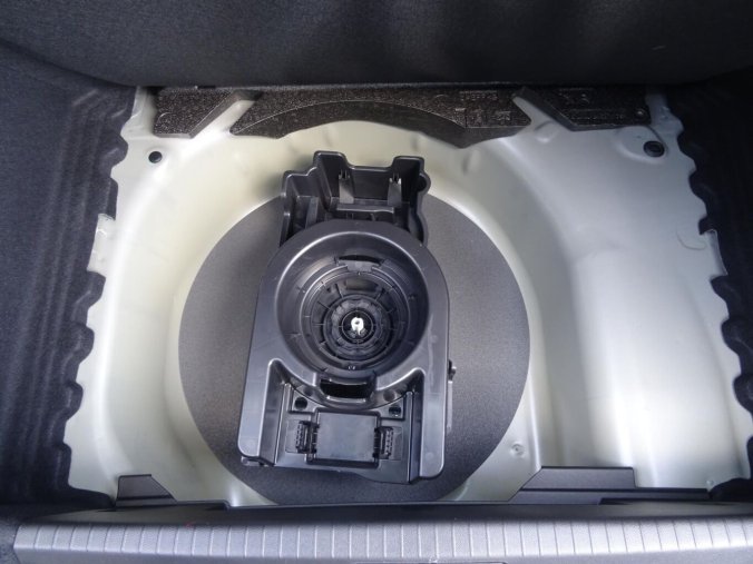 Peugeot 208, Peugeot 208 STYLE PureTech 100k MAN6, barva šedá