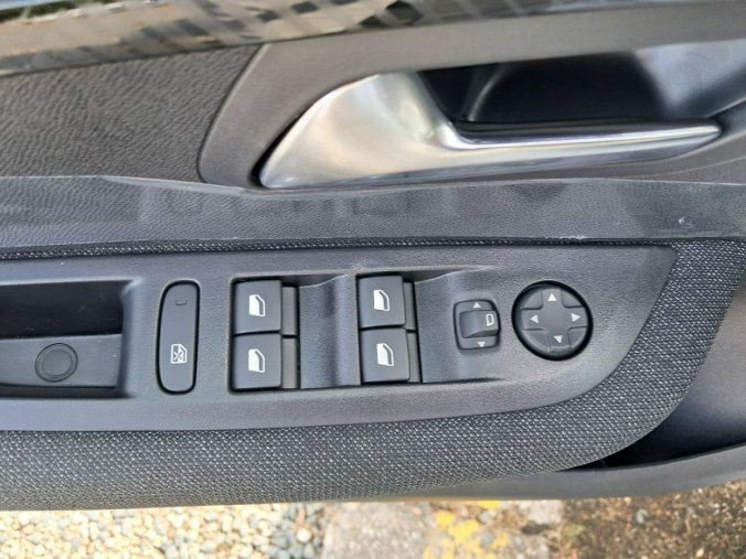 Peugeot 208, Peugeot 208 208 STYLE PureTech 100 S&S, barva bílá
