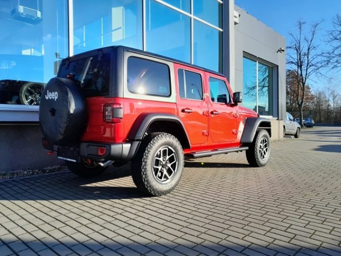 Jeep Wrangler, Unlimited 2,0T  Rubicon ČR, barva červená