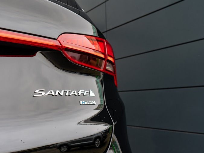 Hyundai Santa Fe, 2,2 CRDi 4×4 142 kW 8DCT, barva černá