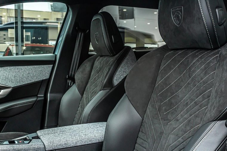 Peugeot 5008, Peugeot 5008 1,2 GT Hybrid 145 e-DCS6, barva modrá