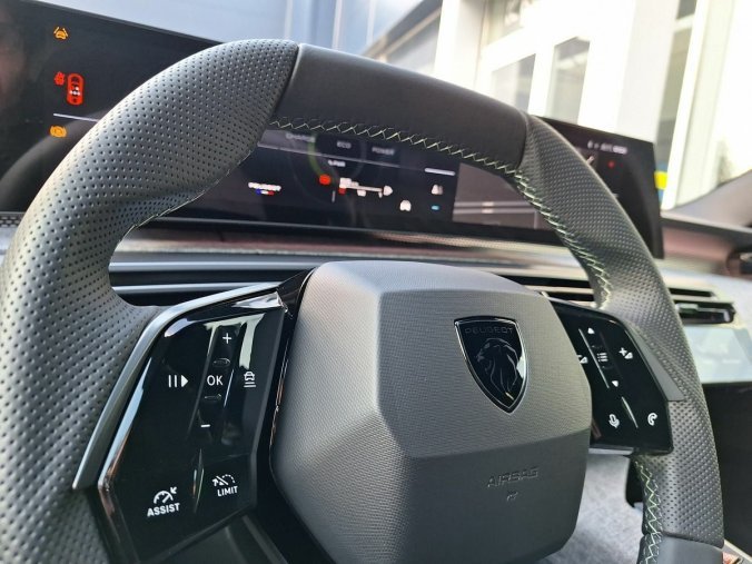 Peugeot 3008, Peugeot 3008 GT Hybrid 145 e-DCS6, barva modrá