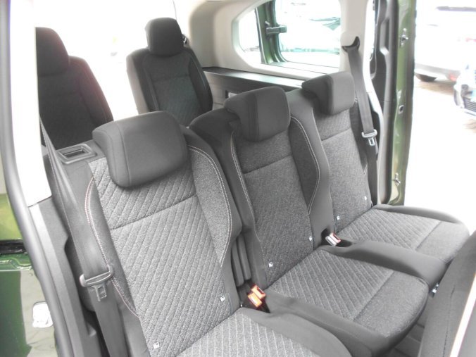 Peugeot Rifter, Peugeot Rifter LONG ALLURE BlueHDi 100 S&S MA, barva zelená