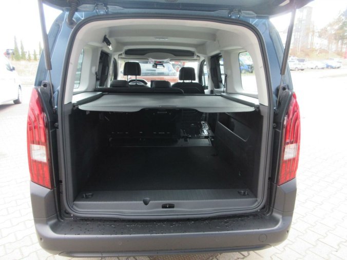 Peugeot Rifter, Peugeot Rifter LongAllure BlueHDi 130S&S MAN6, barva modrá