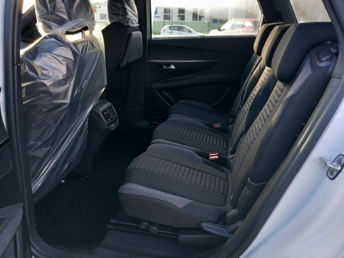 Peugeot 5008, Peugeot 5008 Active Pack PureTech 130 S&amp, barva bílá