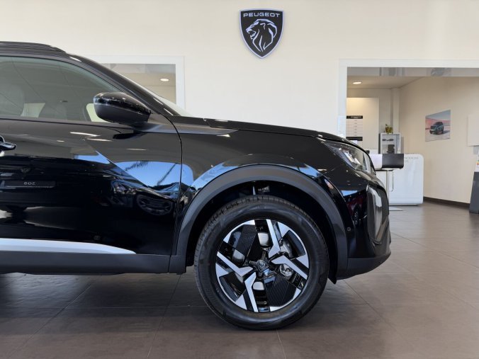 Peugeot 2008, Peugeot 2008 Allure Turbo 100 koní, barva černá