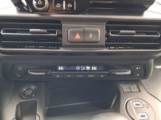 Peugeot Rifter, Peugeot Rifter LONG ALLURE BlueHDi 130 S&, barva zelená