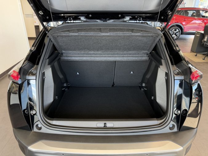 Peugeot 2008, Peugeot 2008 Allure Turbo 100 koní, barva černá