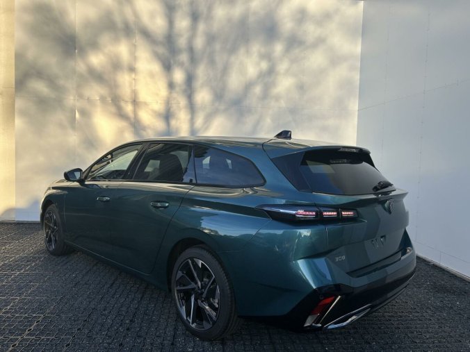 Peugeot 308, Peugeot 308 SW ALLURE BlueHDi 130k EAT8, barva zelená